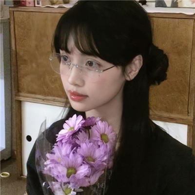 她嫁了个警察